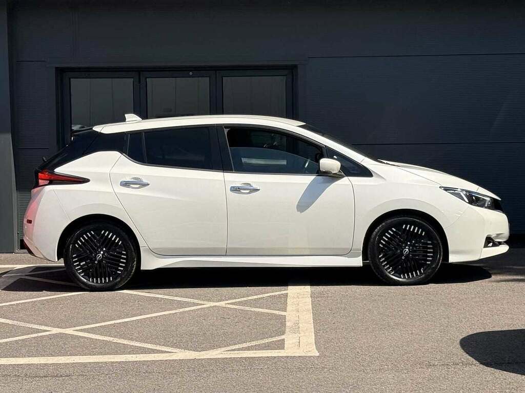 Nissan Leaf 39Kwh N-connecta Hatchback 150 LN23XEV White #4