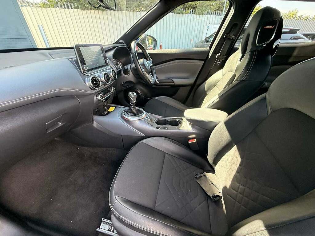 Nissan Juke 1.0 Dig-t Tekna YH22MUW Black #2