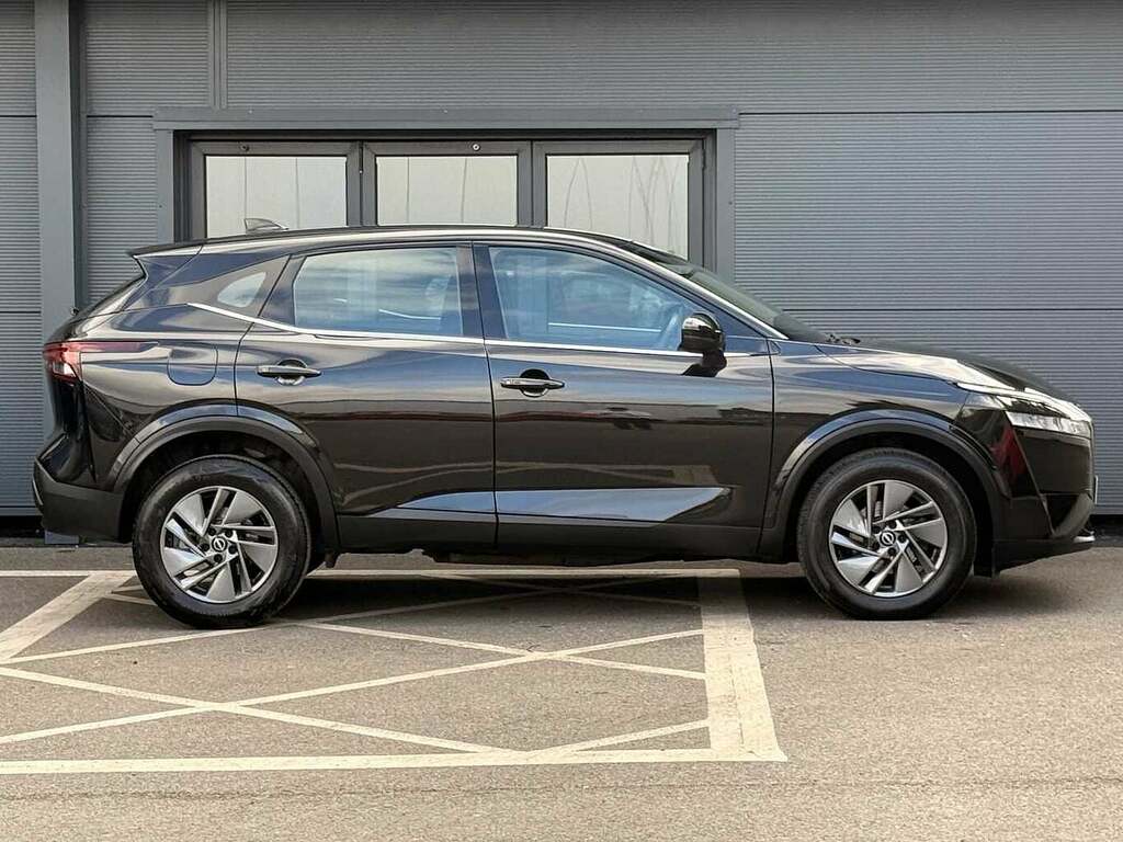 Nissan Qashqai 1.3 Dig-t Mhev Acenta Premium Suv Hybri DV73BXZ Black #4