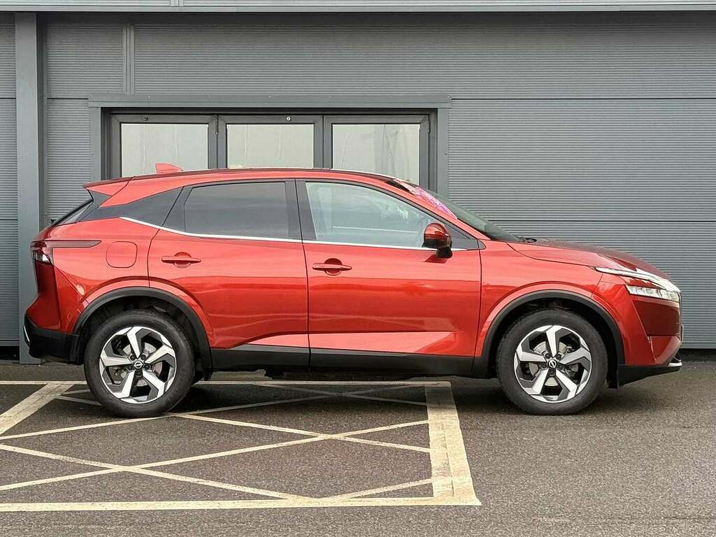 Nissan Qashqai 1.3 Dig-t Mhev N-connecta Hybrid FG72EFP Red #4