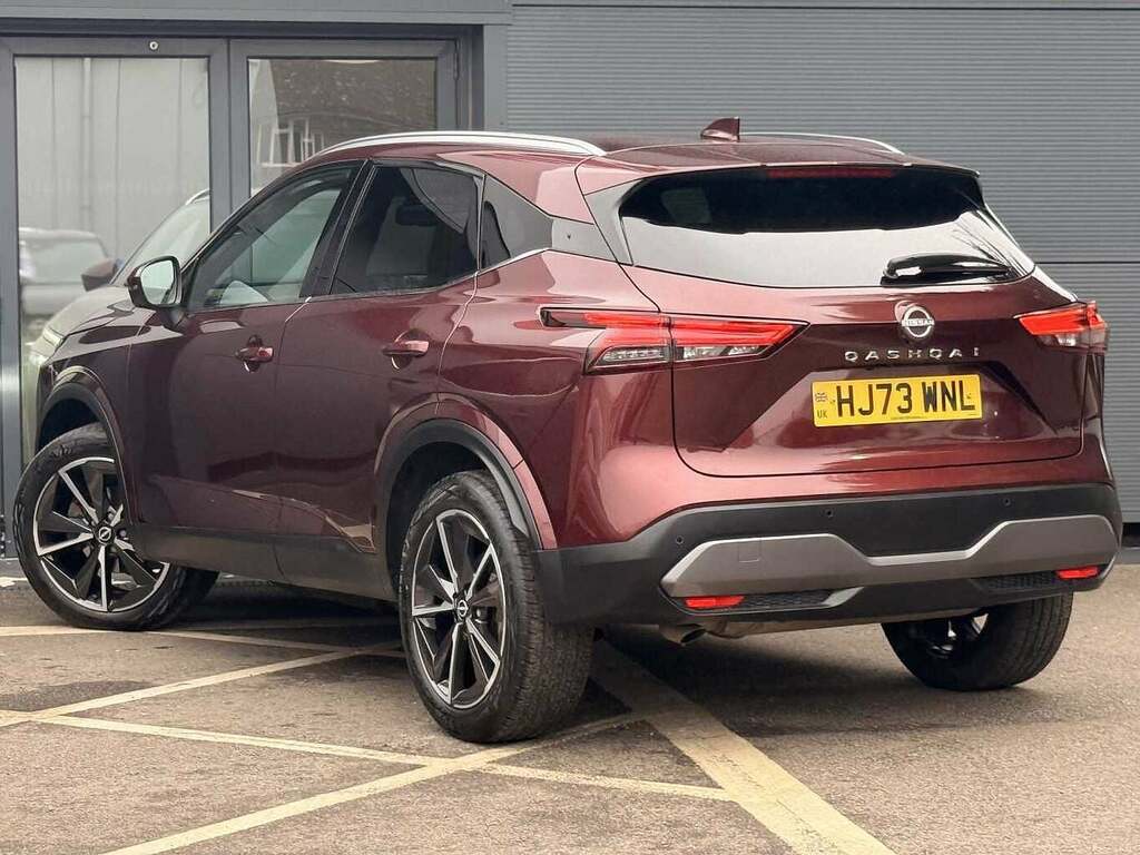Nissan Qashqai 1.3 Dig-t Mhev Tekna Hybrid HJ73WNL Red #3