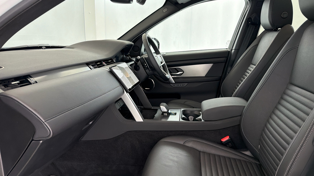 Land Rover Discovery Sport 2.0 D200 Mhev Dynamic Se Suv 4Wd E White #3