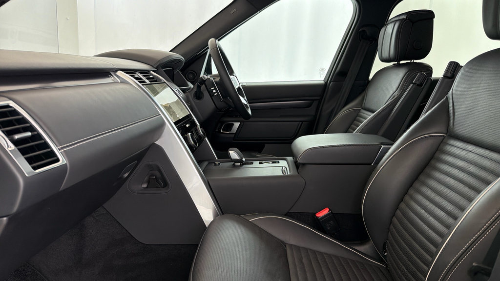 Land Rover Discovery 3.0 D300 Mhev Metropolitan Edition Suv Black #3