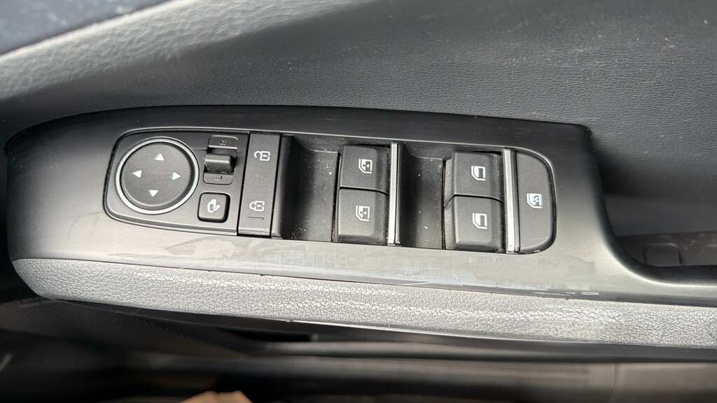 Kia Soul First Edition White #21