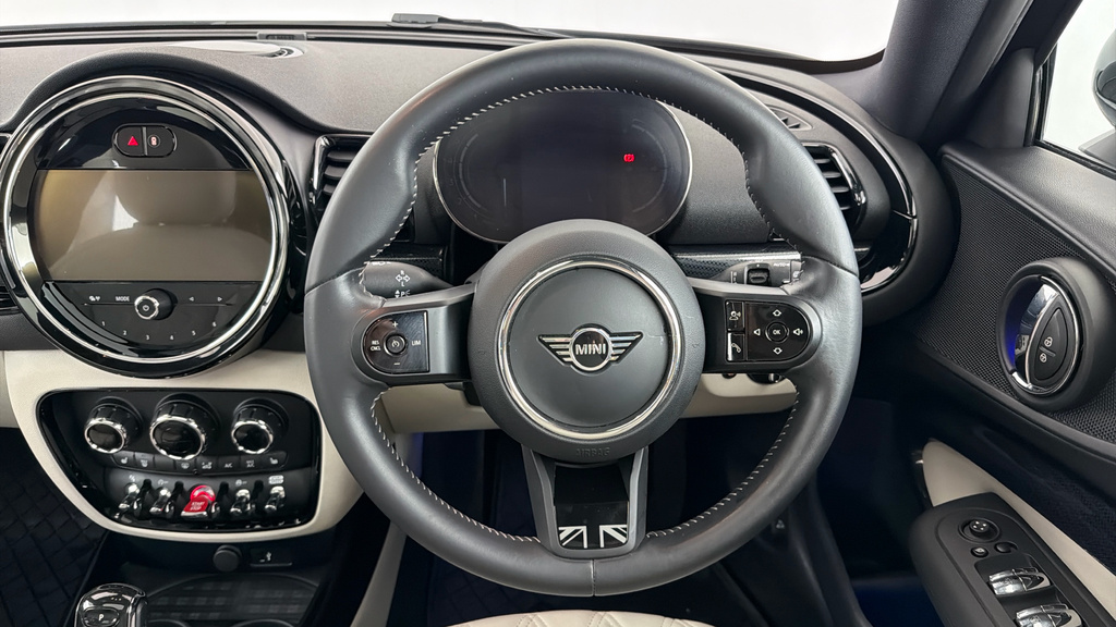 Mini Clubman 1.5 Cooper Exclusive Estate 6Dr Steptronic GF73FXL Black #5