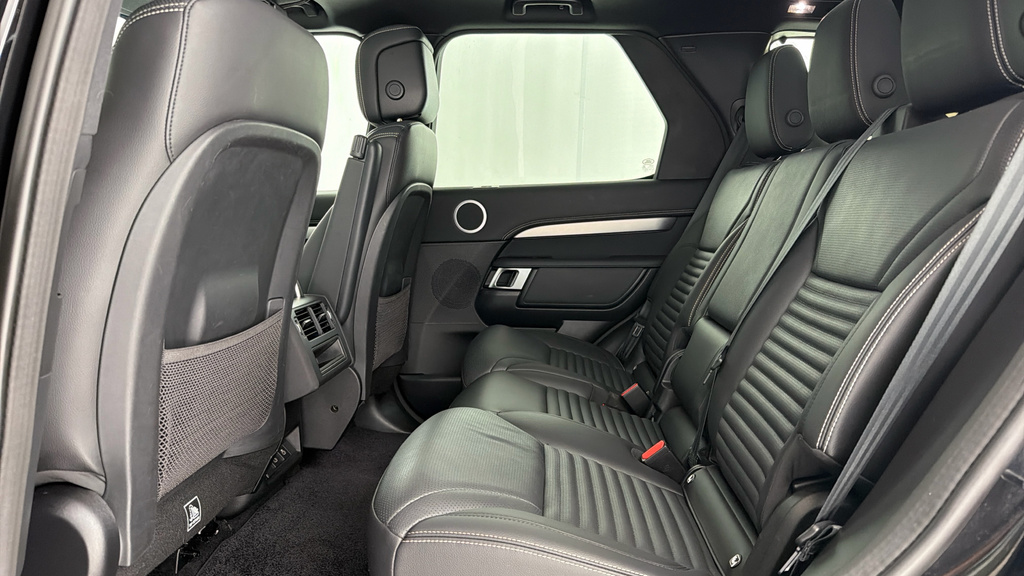Land Rover Discovery 3.0 D300 Mhev R-dynamic Se Suv 4Wd Black #4