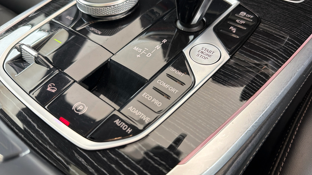 BMW X7 M50i Black #19