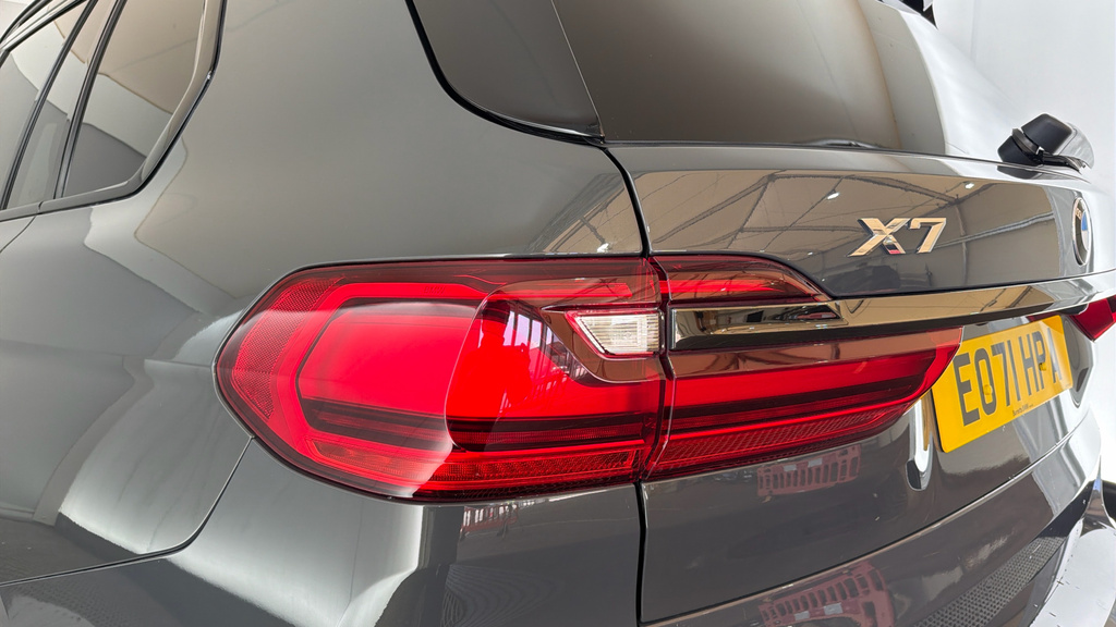 BMW X7 M50i Black #21