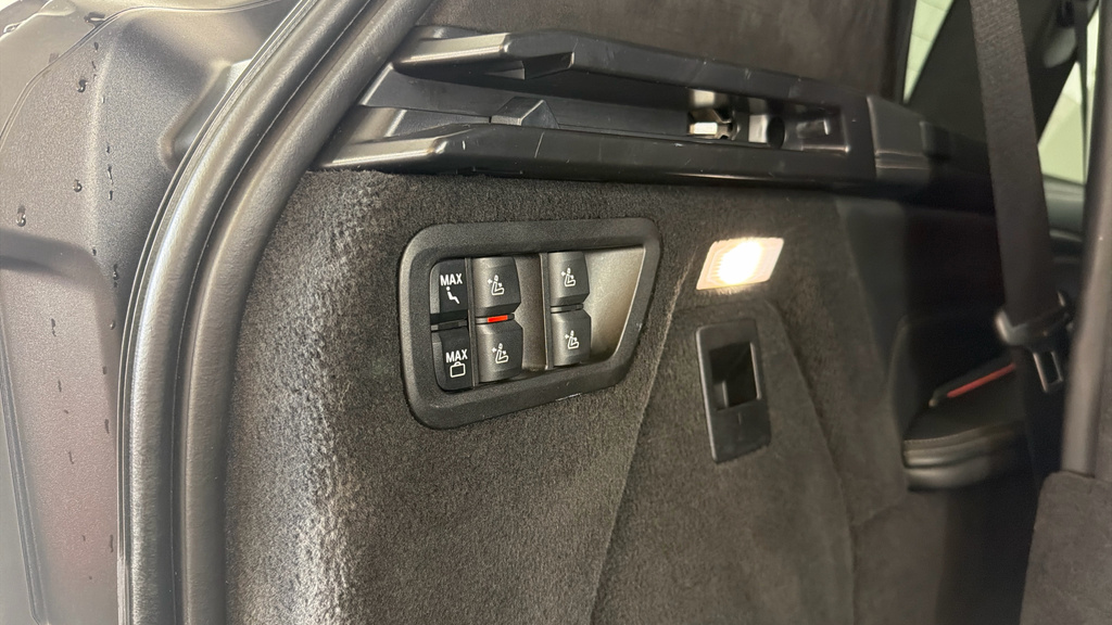 BMW X7 M50i Black #26