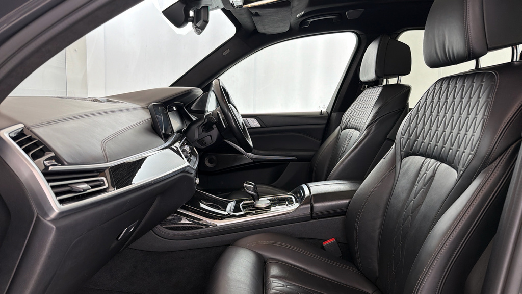 BMW X7 M50i Black #39