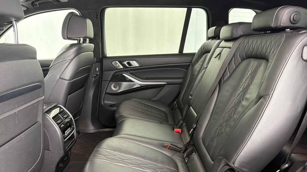BMW X7 M50i Black #12