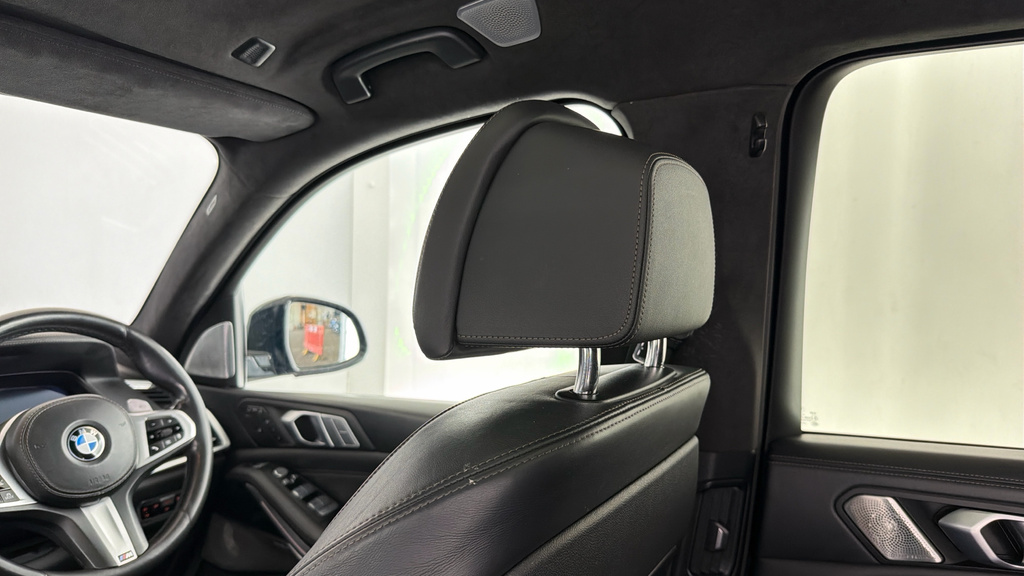 BMW X7 M50i Black #30