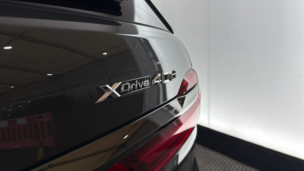 BMW X7 M50i Black #24
