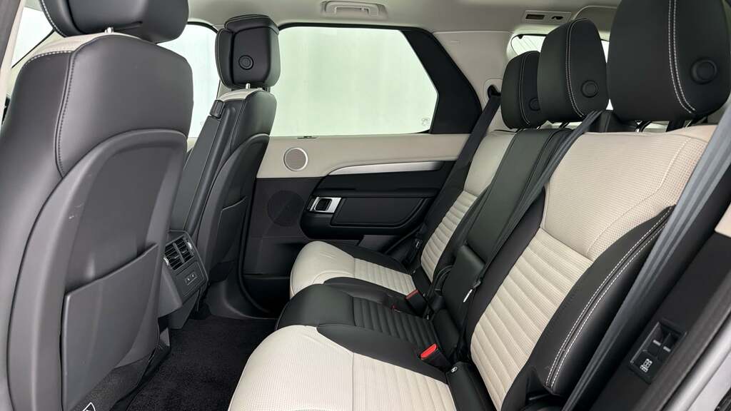 Land Rover Discovery 3.0 D350 Mhev Dynamic Hse Suv 4Wd Black #4