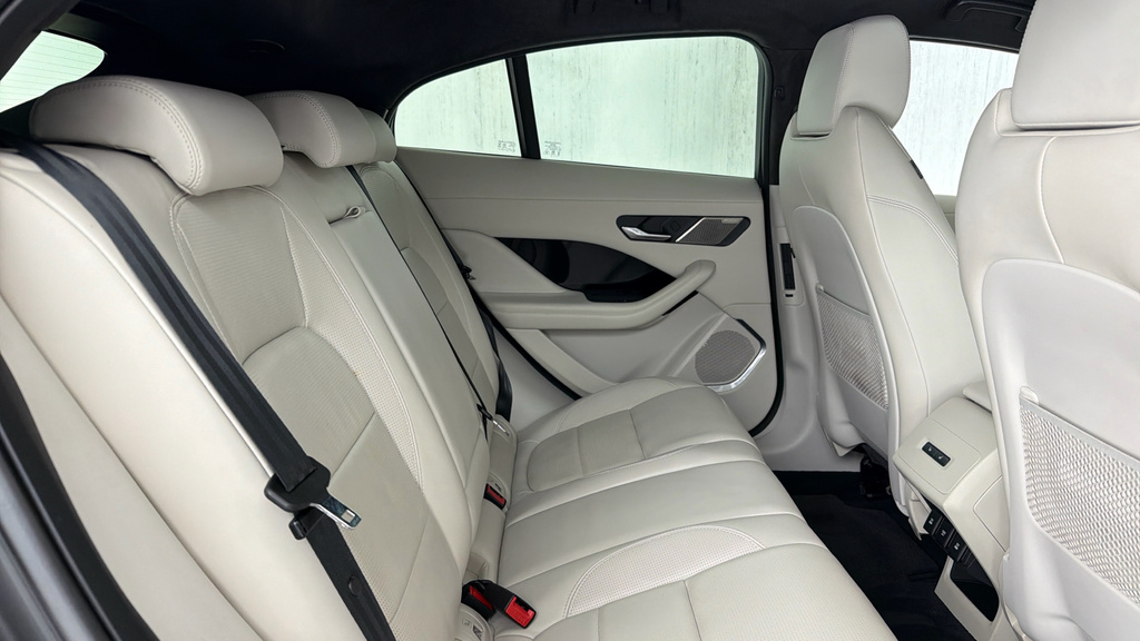 Jaguar I-Pace Ev400 400 Sport Black #40