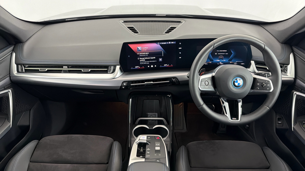 BMW iX1 20 66.5Kwh M Sport Suv Edrive 1 Black #4