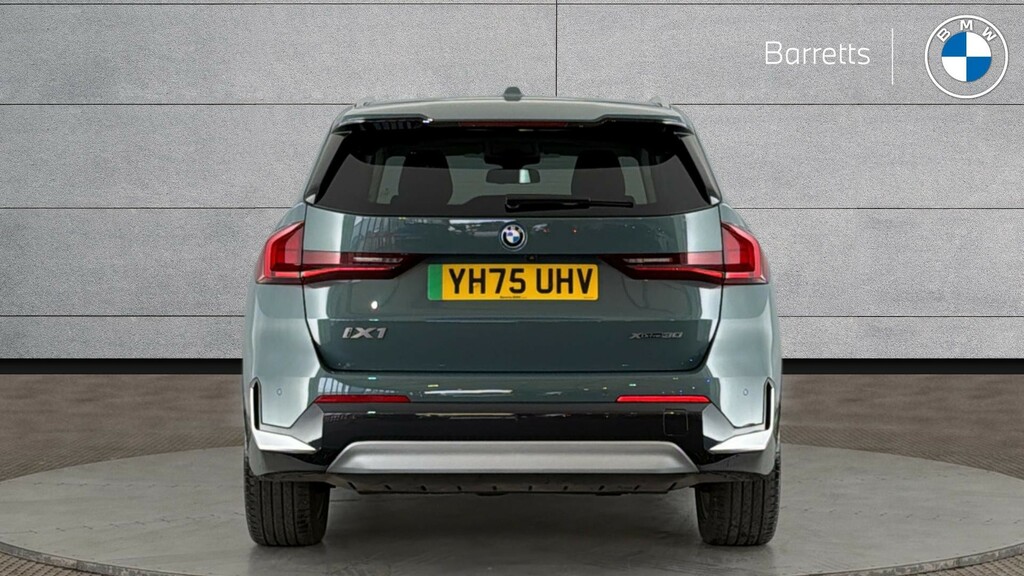 BMW iX1 Suv Green #15