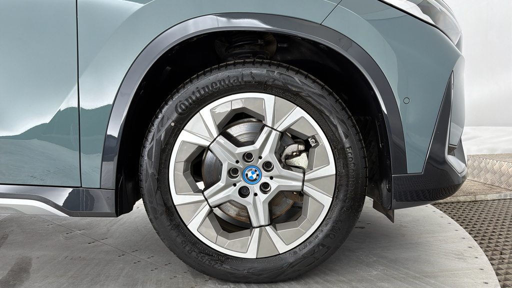 BMW iX1 Suv Green #14