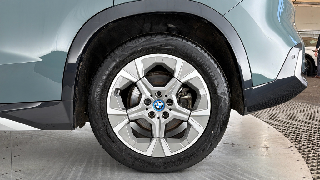 BMW iX1 Suv Green #39