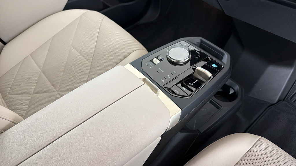 BMW iX Suv Black #10