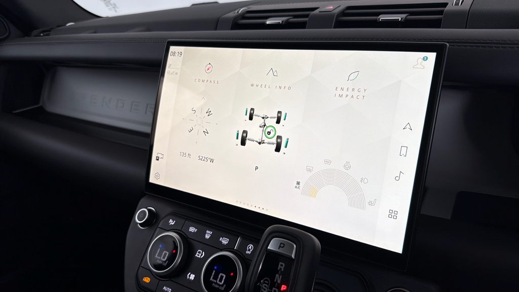 Land Rover Defender Octa  #47