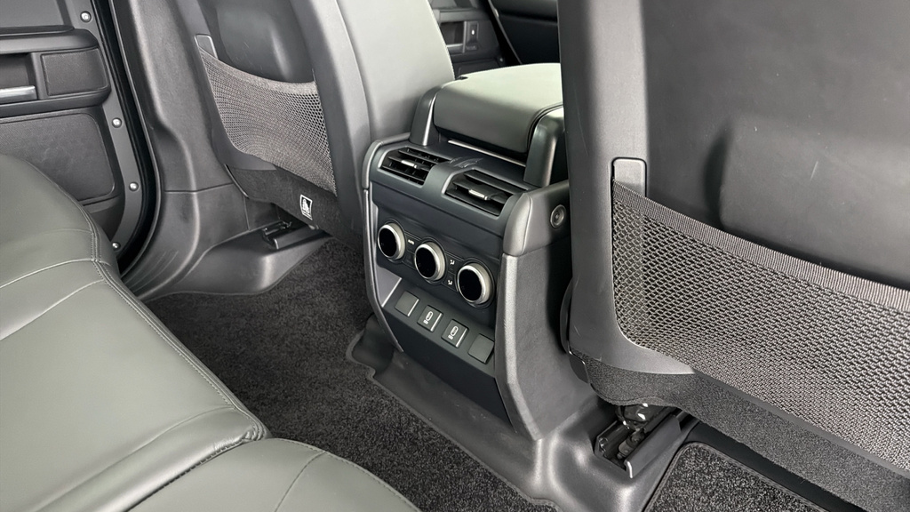 Land Rover Defender Octa  #18
