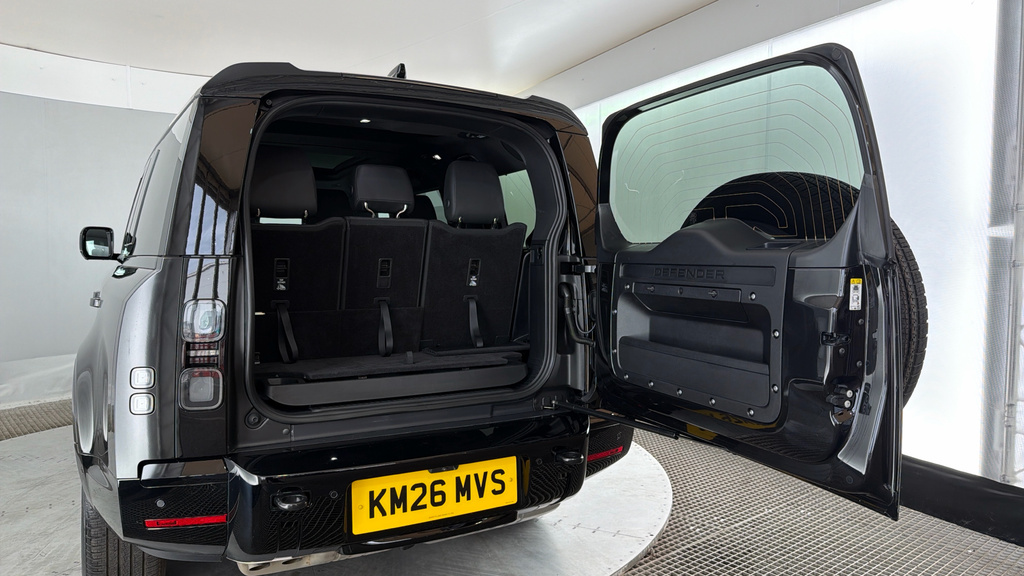 Land Rover Defender Octa  #34
