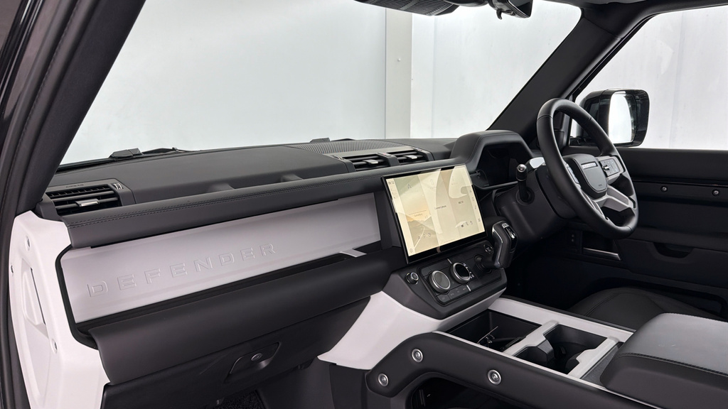 Land Rover Defender Octa  #27