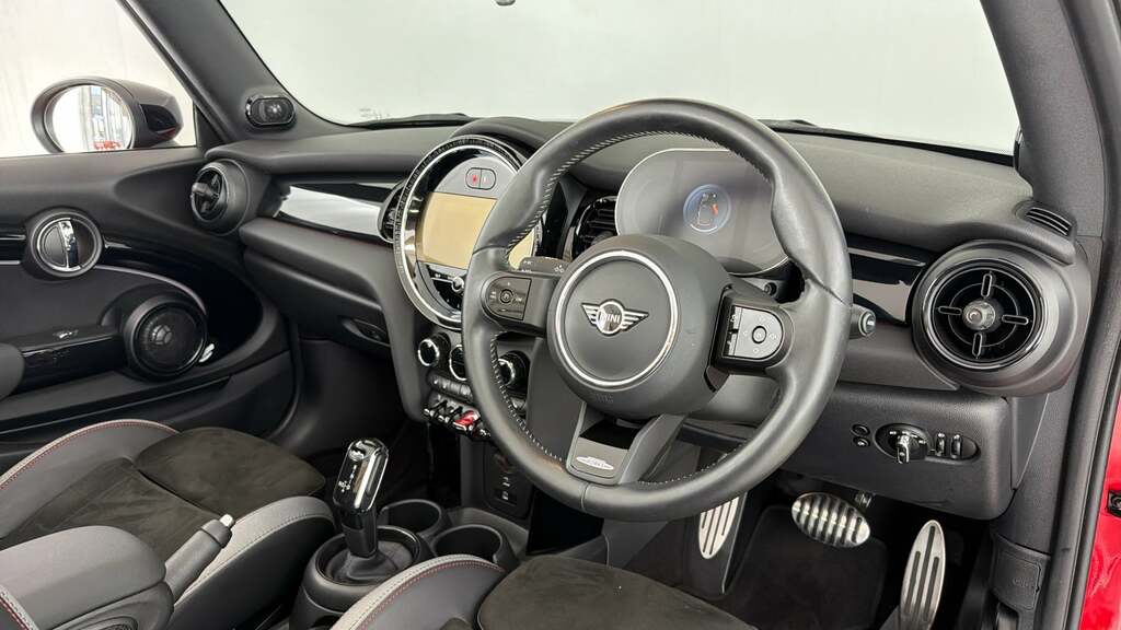 Mini Convertible 1.5 Cooper Sport Convertible Steptronic Red #6
