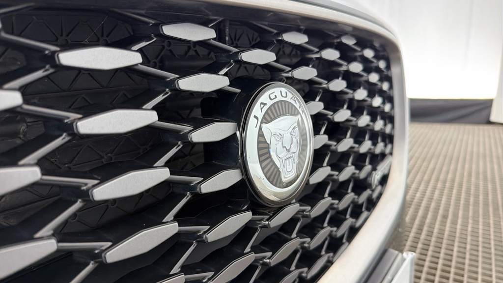 Jaguar XF R-dynamic Black Blue #28