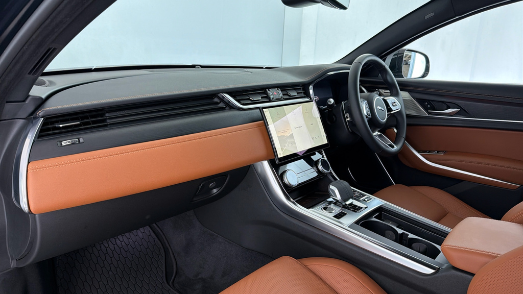 Jaguar XF R-dynamic Black Blue #38