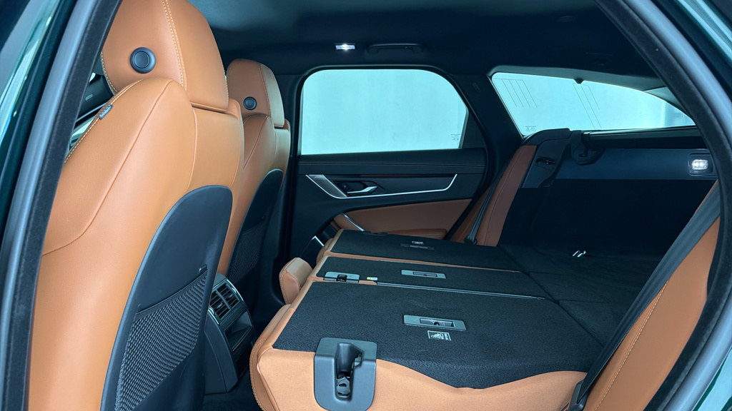 Jaguar XF R-dynamic Black Blue #36