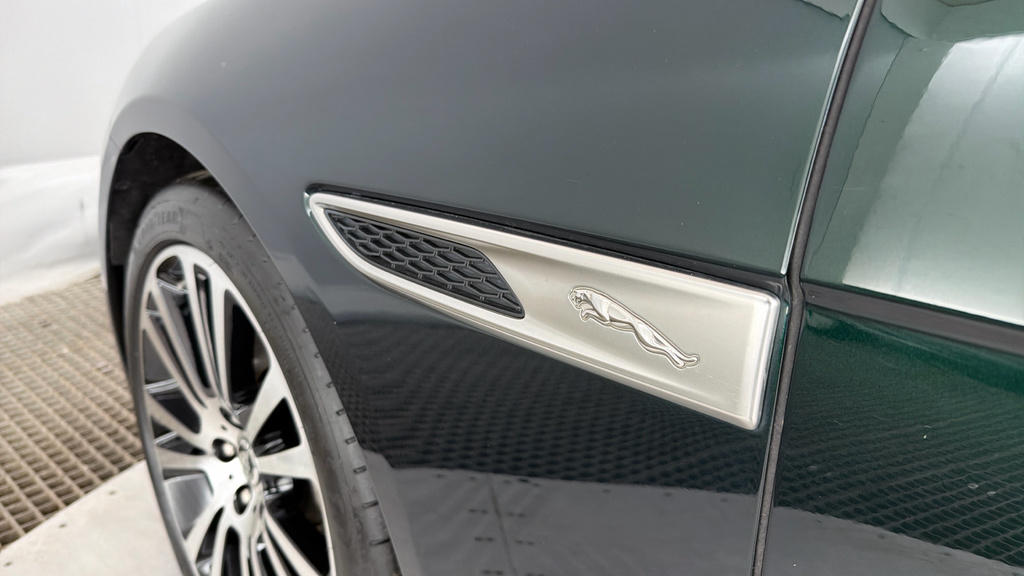 Jaguar XF R-dynamic Black Blue #26