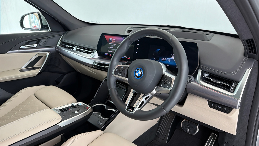 BMW iX1 30 66.5Kwh M Sport Suv Xdrive 1 Silver #6