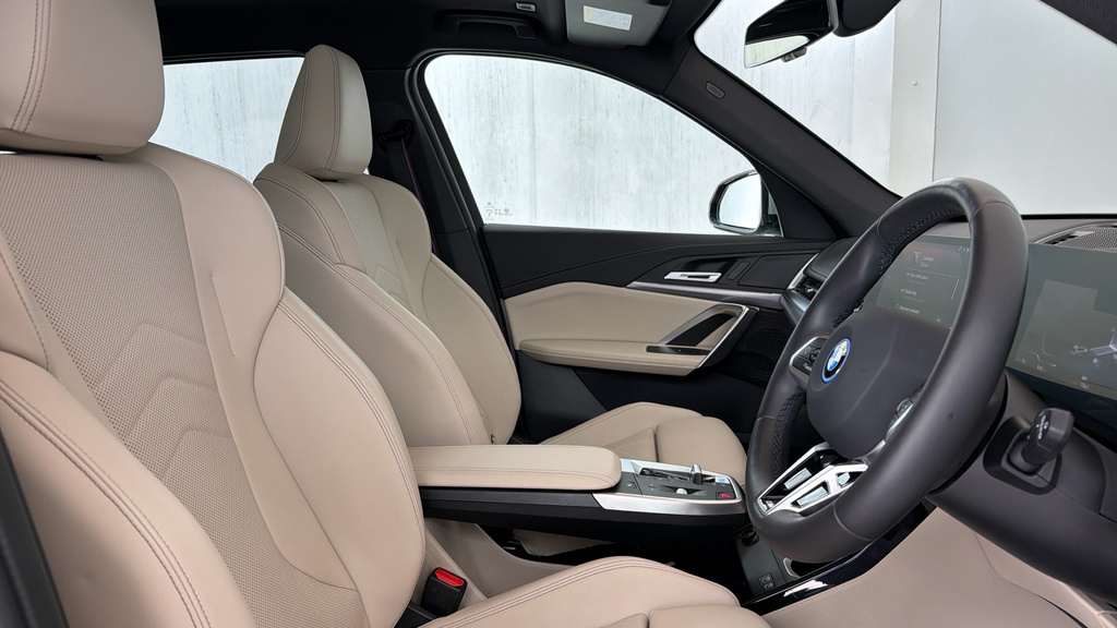 BMW iX1 Edrive20 M Sport Grey #11