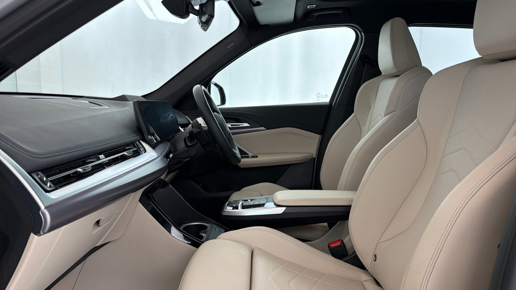 BMW iX1 Edrive20 M Sport Grey #42
