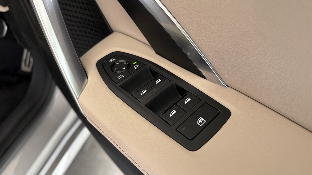 BMW iX1 Edrive20 M Sport Grey #27