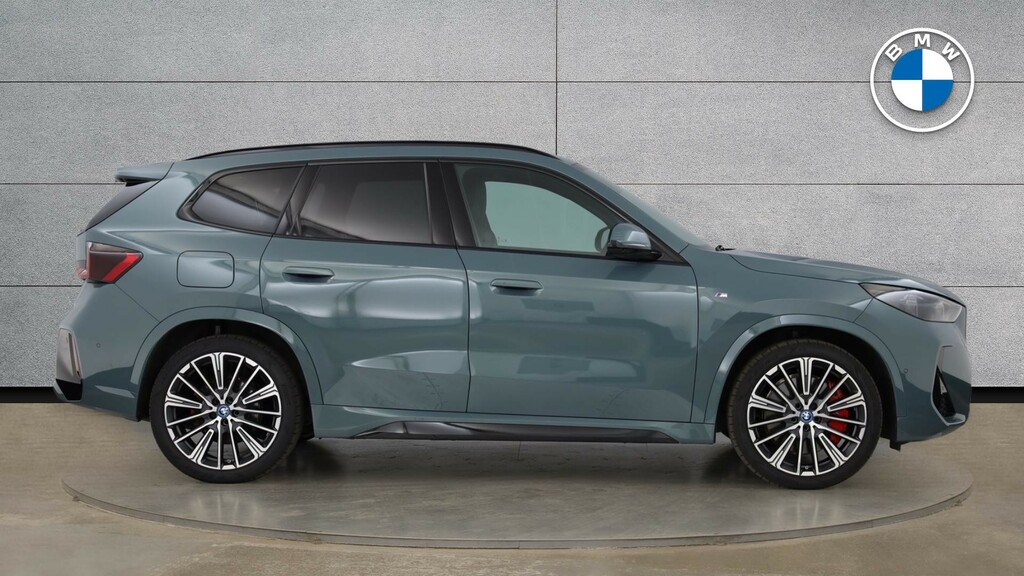 BMW iX1 20 66.5Kwh Shadow Edition Suv Ed Green #3