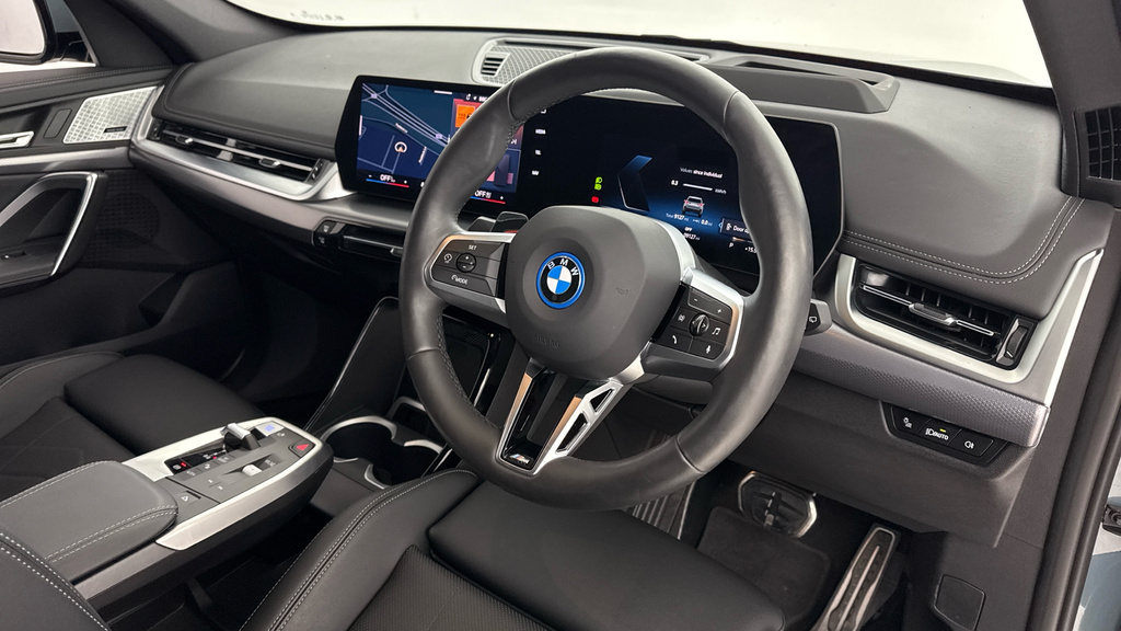 BMW iX1 20 66.5Kwh Shadow Edition Suv Ed Green #6