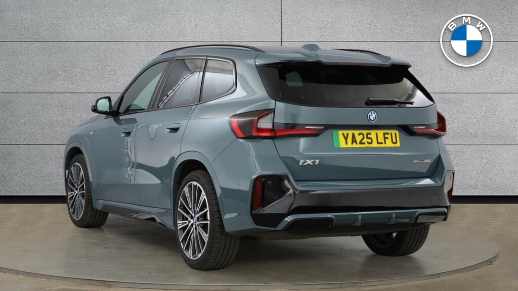 BMW iX1 20 66.5Kwh Shadow Edition Suv Ed Green #2