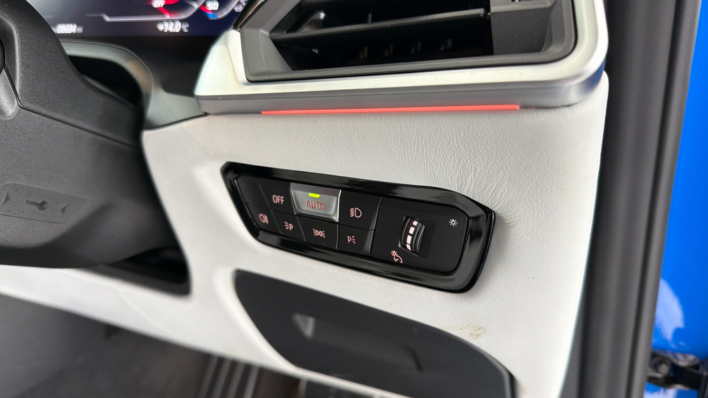 BMW M4 M4 Competition Coupe White #38