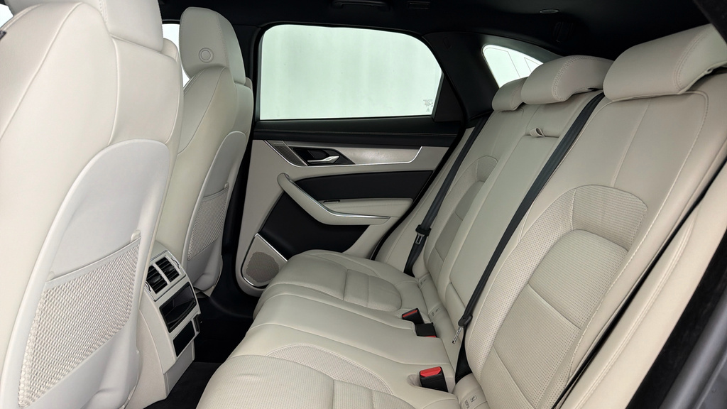 Jaguar F-Pace 2.0 D200 Mhev R-dynamic Se Black Suv Au Black #4