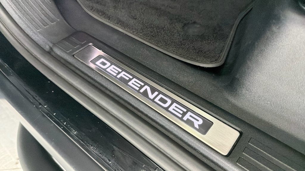 Land Rover Defender 110 X-dynamic Se Black #26