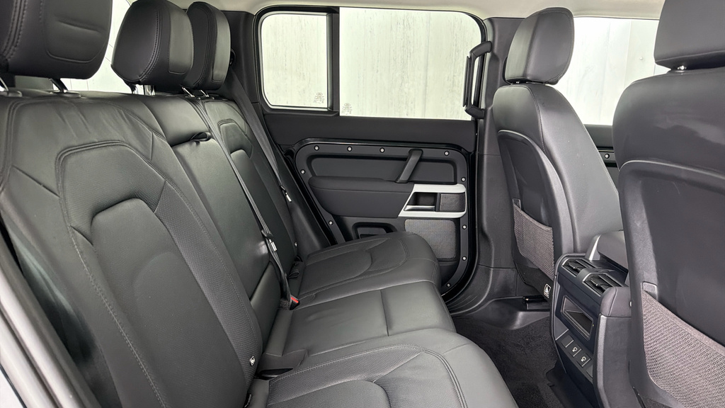 Land Rover Defender 110 X-dynamic Se Black #34