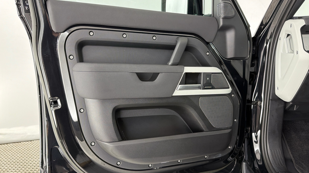 Land Rover Defender 110 X-dynamic Se Black #20