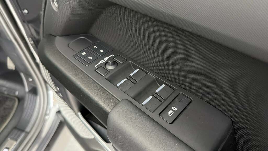 Land Rover Defender 130 X-dynamic Hse Red #40