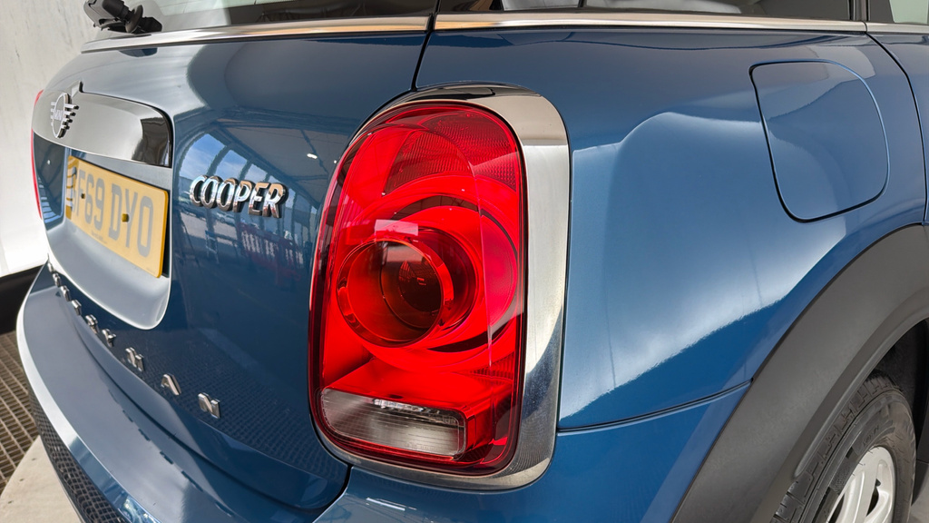 Mini Countryman 2.0 Cooper D Exclusive All4 Red #22