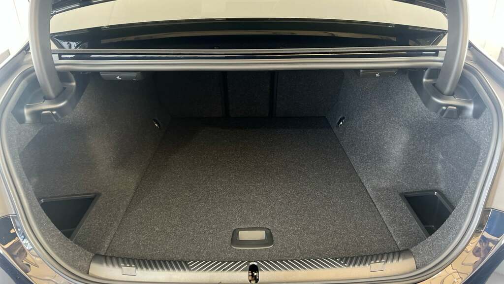 BMW i5 40 83.9Kwh M Sport Pro Edrive 11Kw Charg Black #4