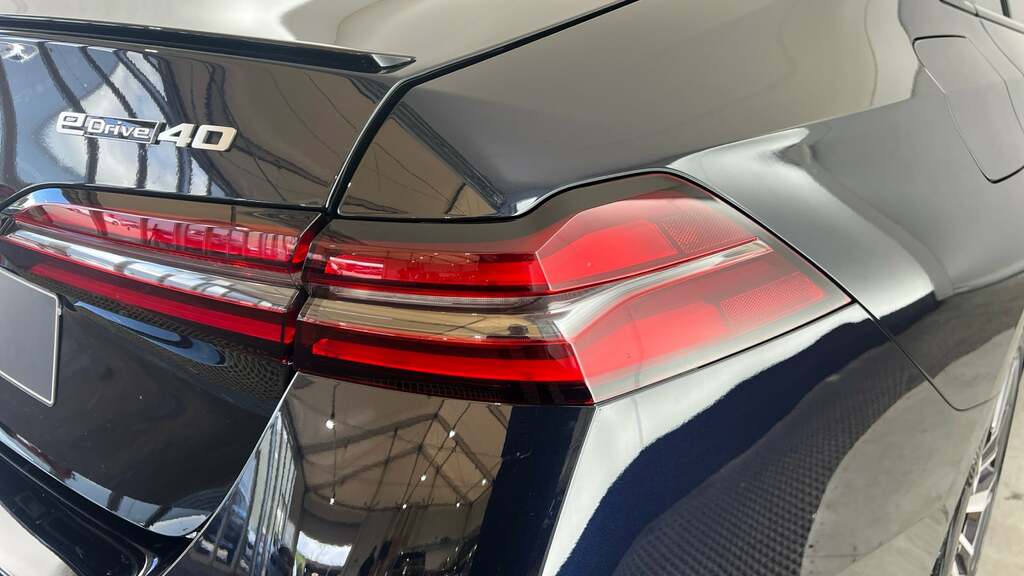 BMW i5 40 83.9Kwh M Sport Pro Edrive 11Kw Charg Black #5