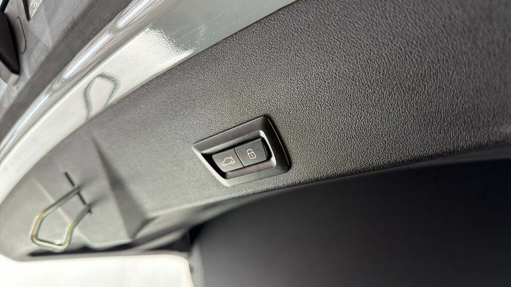BMW XM 5dr Auto Black #36
